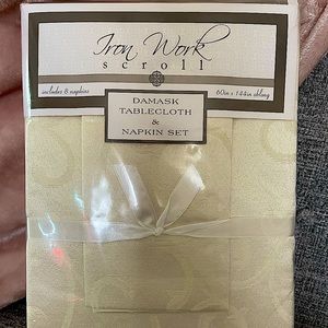 Tablecloth and Napkin set